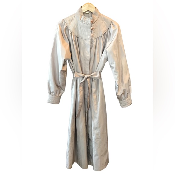 Vintage Rain Coat Made in Hong Kong - Picture 2 of 7